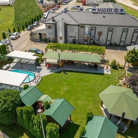 Garni Hotel & Spa Nicolo Kruševac エクステリア 写真