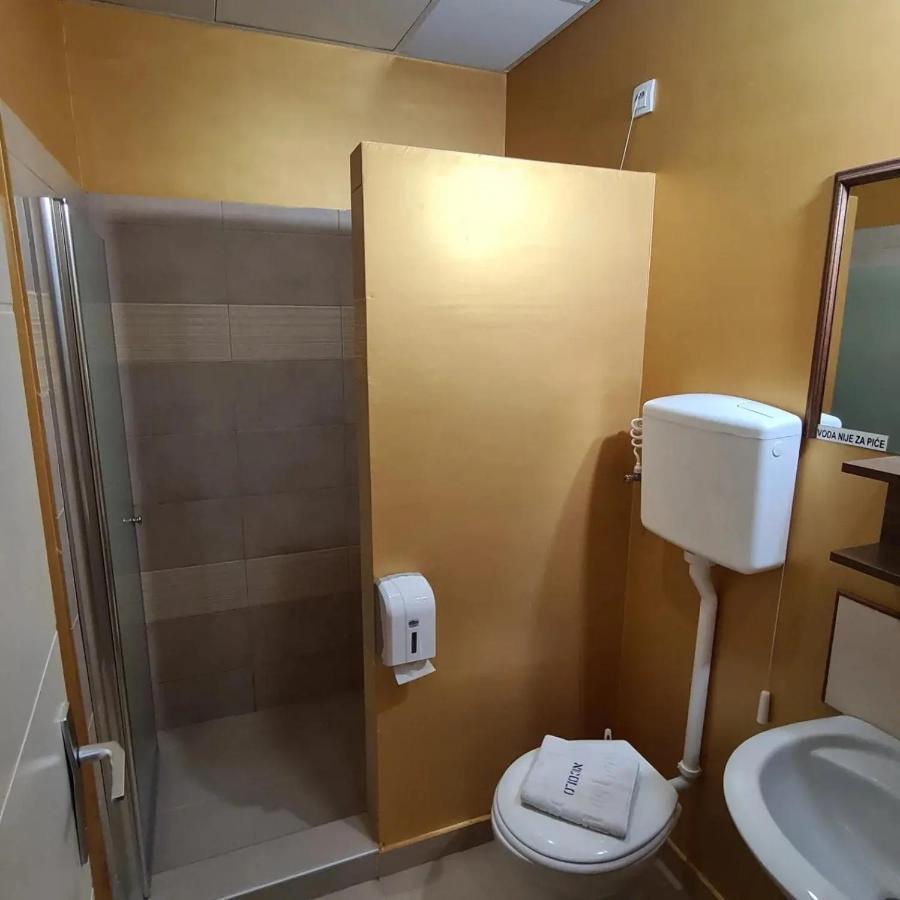 Garni Hotel & Spa Nicolo Kruševac エクステリア 写真