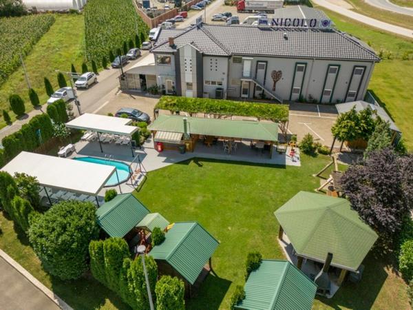 Garni Hotel & Spa Nicolo Kruševac エクステリア 写真
